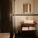 Road House 4*
