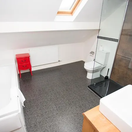 Lakeside House 4*
