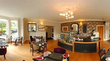 Road House Konukevi 4*